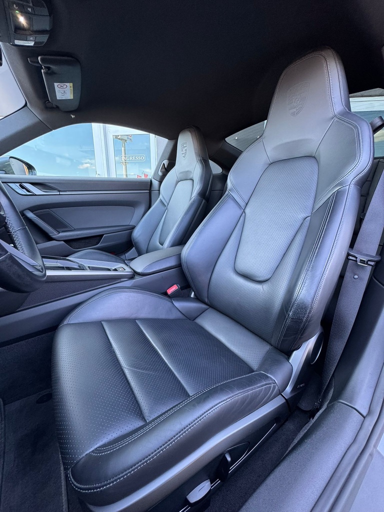 Porsche 911 Carrera 992 Coupe 3.0 Carrera 4 auto