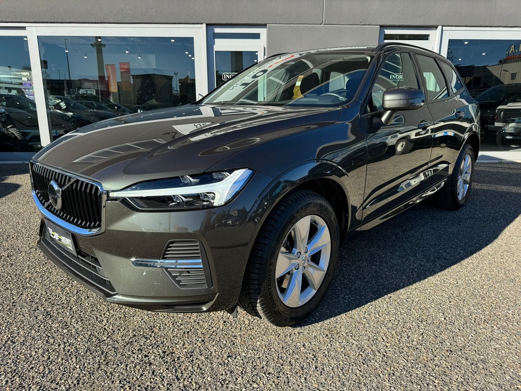 Volvo XC60 2.0 b4 Momentum awd auto