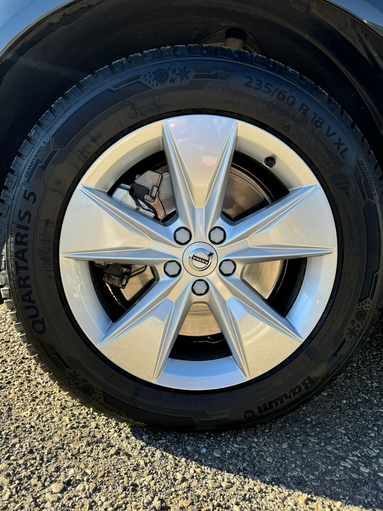 Volvo XC60 2.0 b4 Momentum awd auto