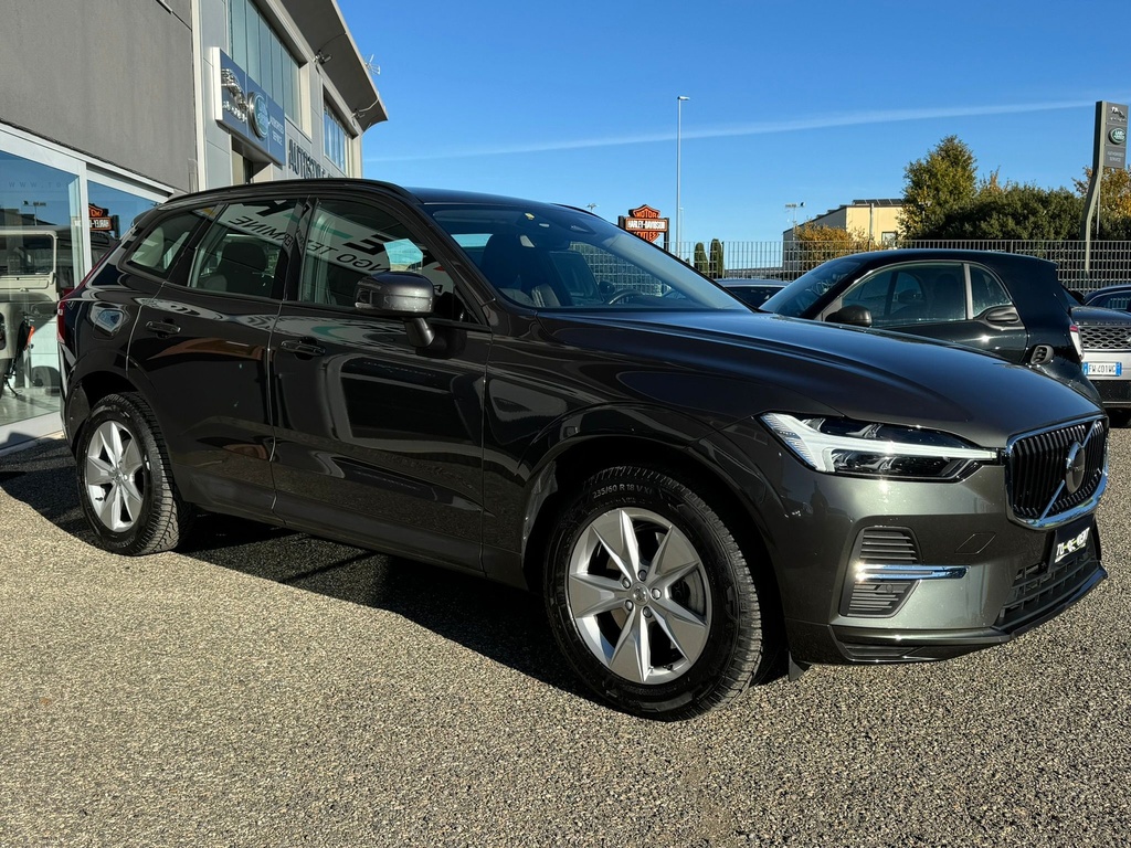Volvo XC60 2.0 b4 Momentum awd auto