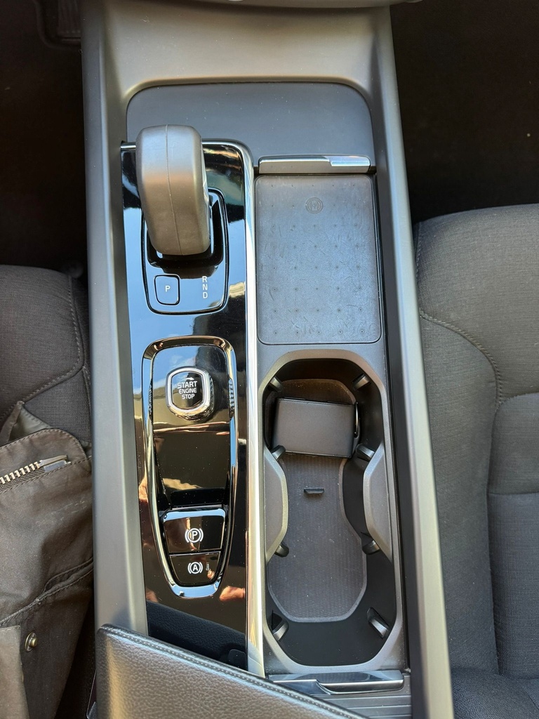 Volvo XC60 2.0 b4 Momentum awd auto