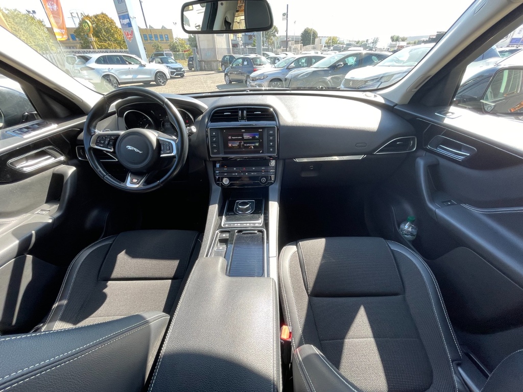 Jaguar F-Pace R-Sport 2.0D AWD 240cv auto my18