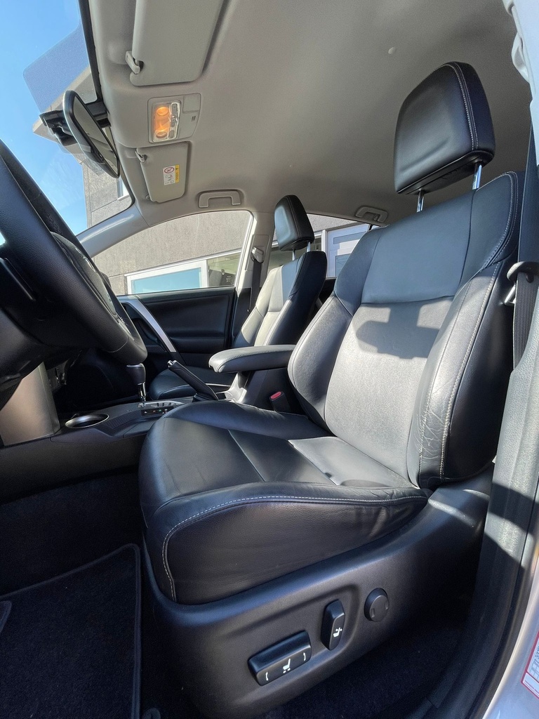 Toyota Rav4 2.2 d-cat Lounge 4wd 150cv auto